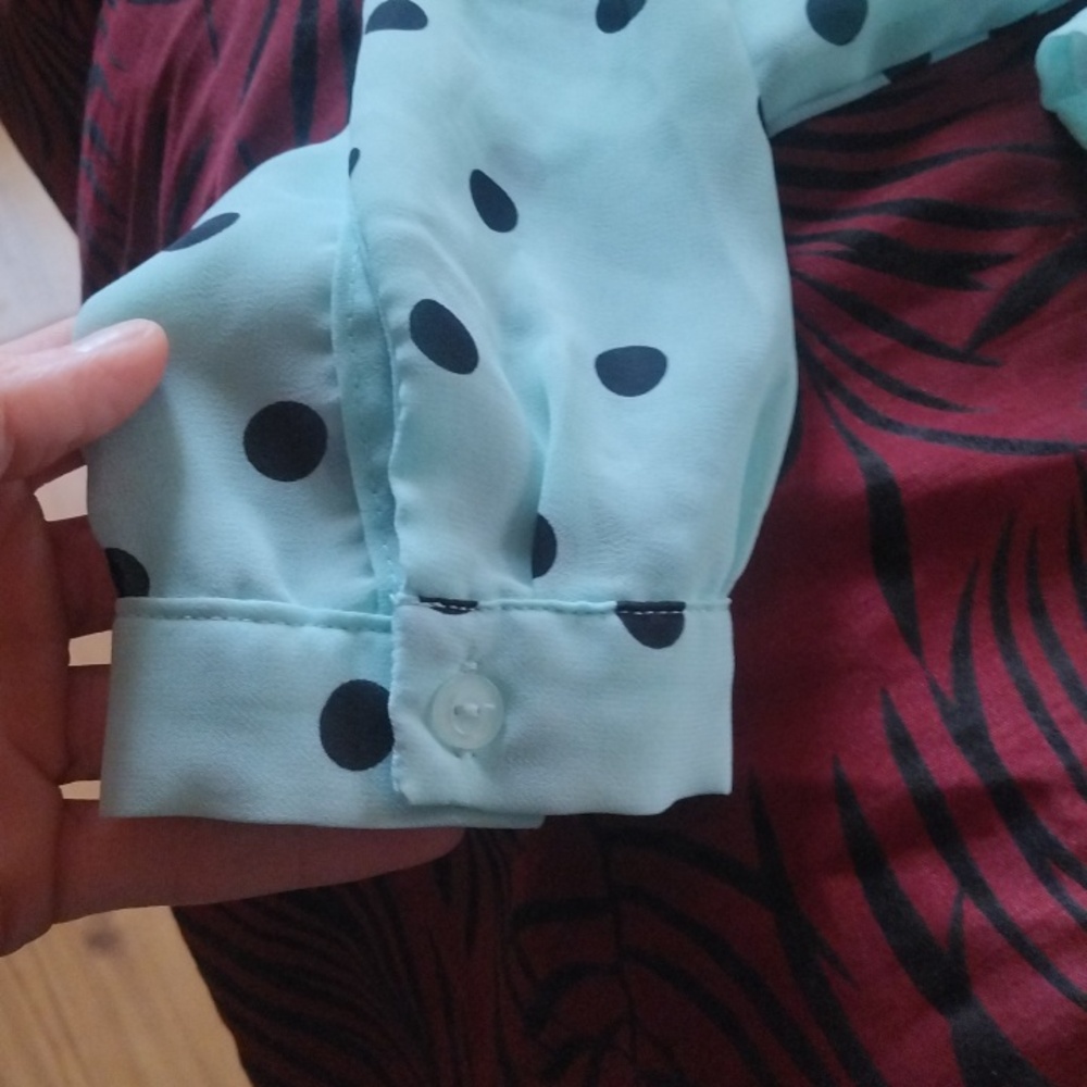 Women's Polka Dot Blouse Size Med Charlotte Russe - Picture 3 of 6